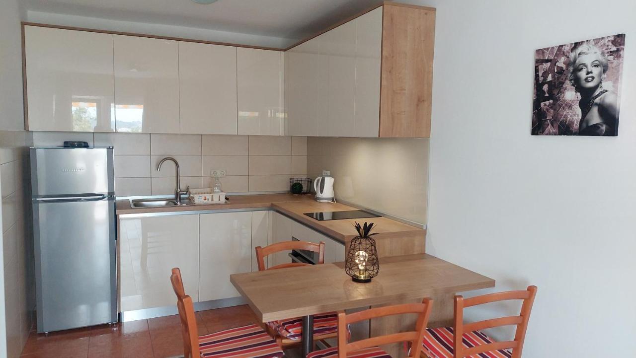 Apartments Nikola Caska โนวาลยา ภายนอก รูปภาพ