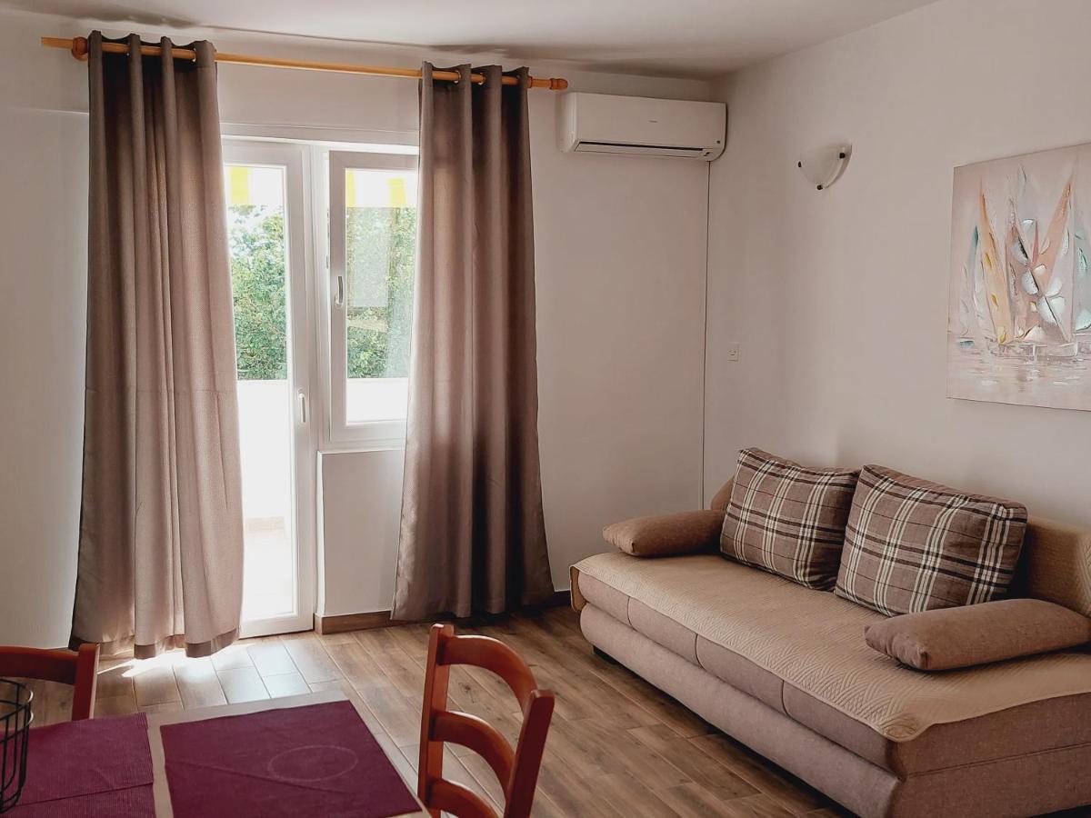 Apartments Nikola Caska โนวาลยา ภายนอก รูปภาพ