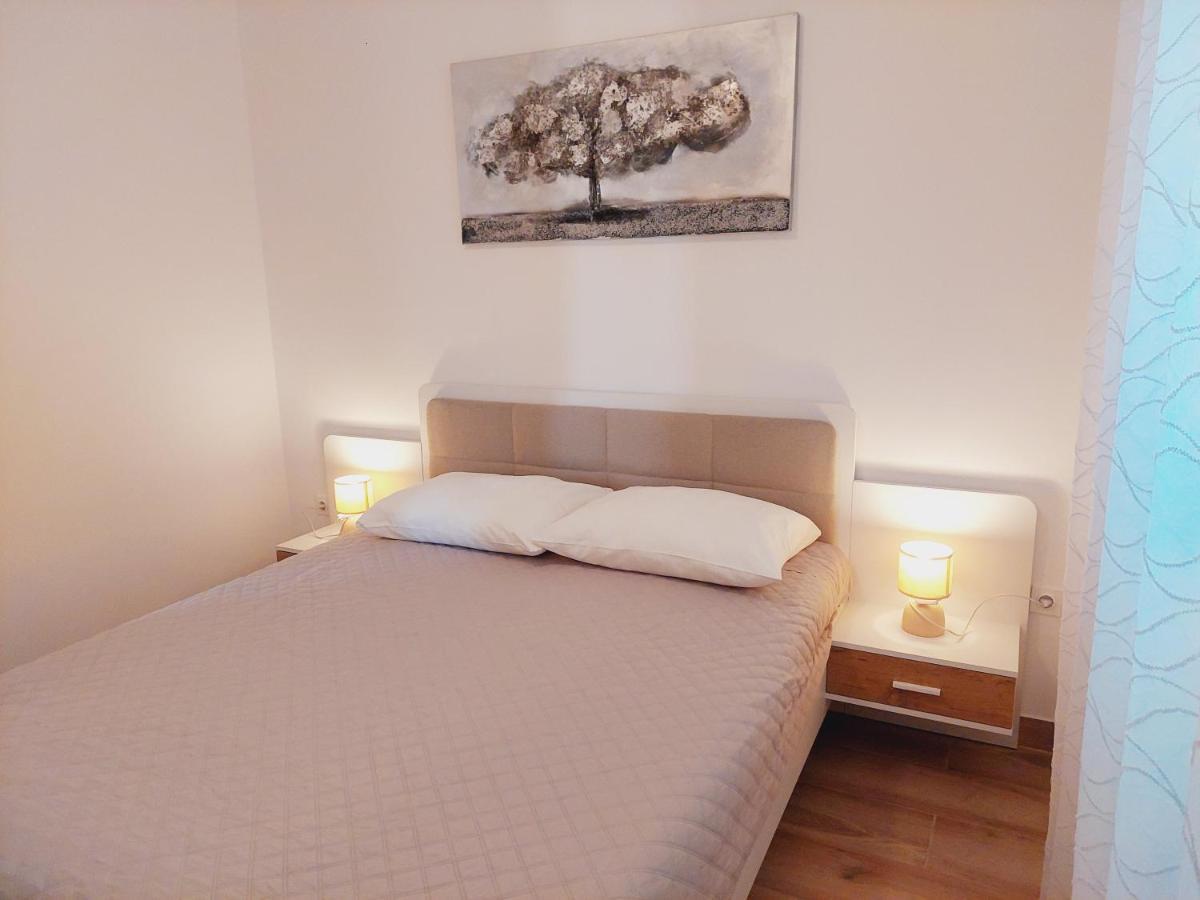 Apartments Nikola Caska โนวาลยา ภายนอก รูปภาพ