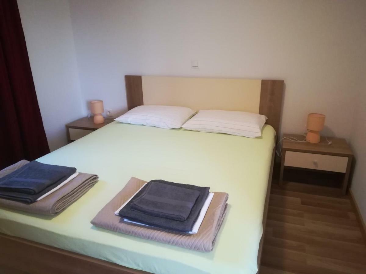 Apartments Nikola Caska โนวาลยา ภายนอก รูปภาพ