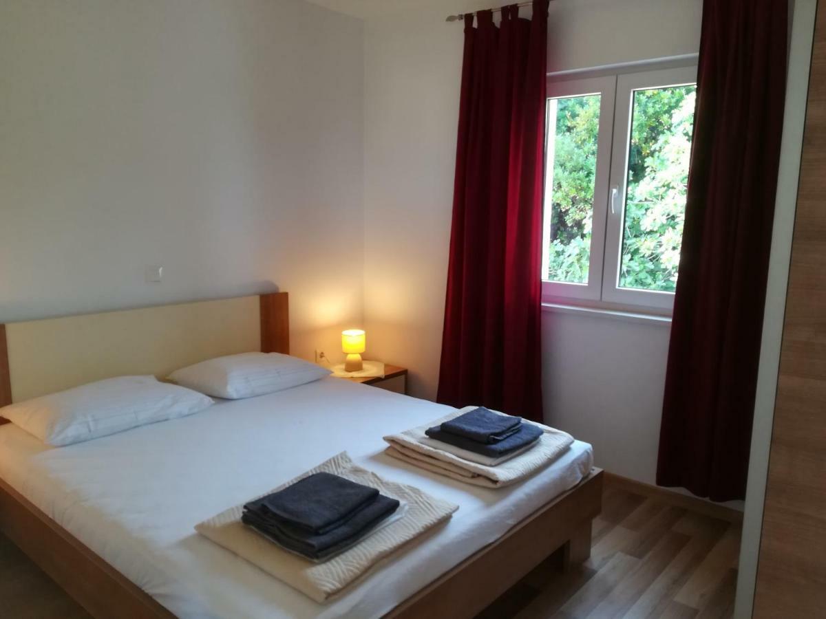 Apartments Nikola Caska โนวาลยา ภายนอก รูปภาพ