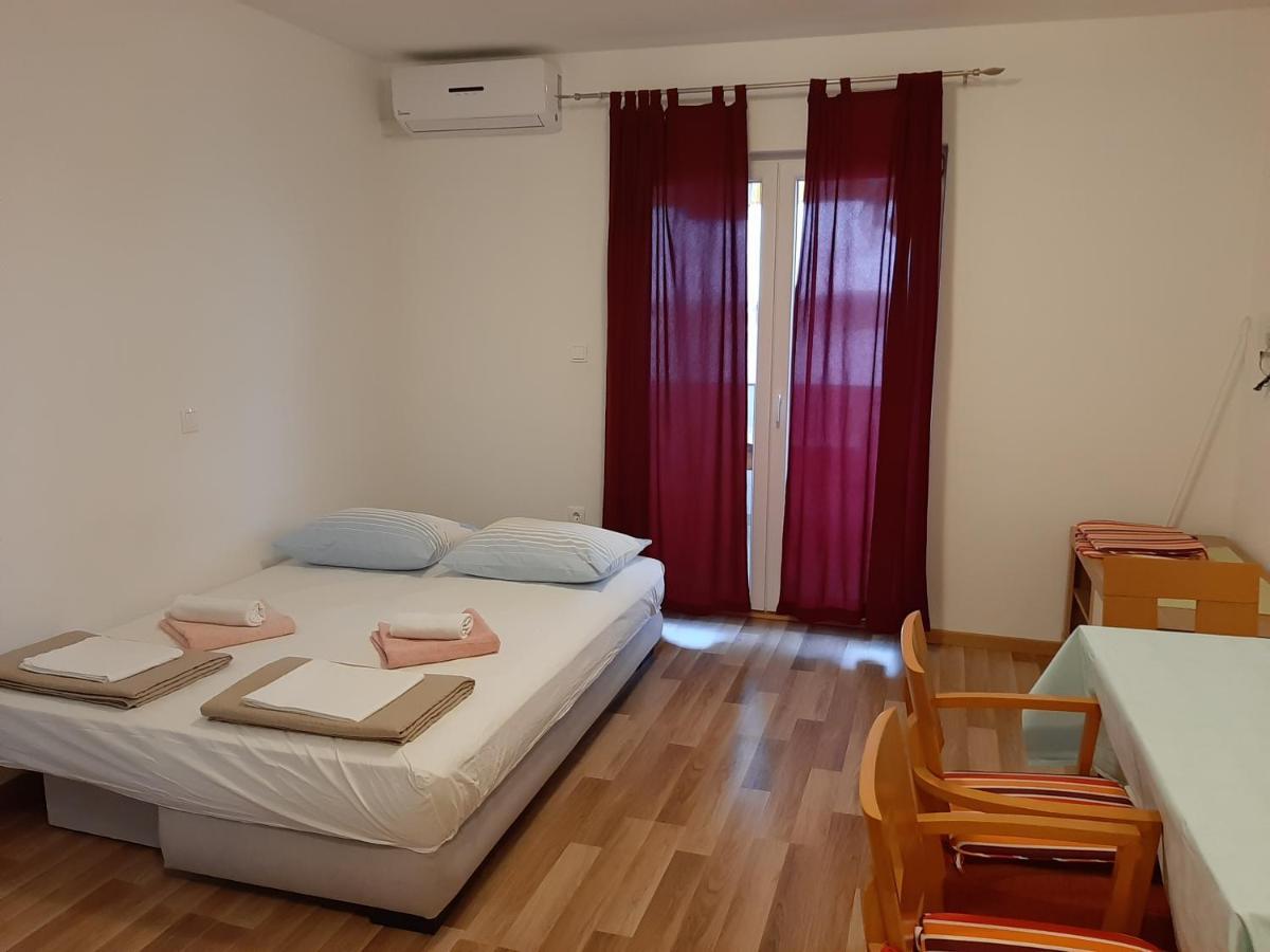 Apartments Nikola Caska โนวาลยา ภายนอก รูปภาพ